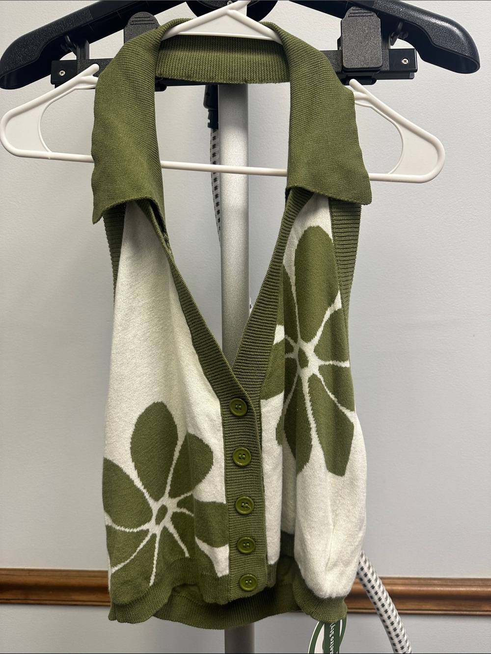 Sleeveless Collared Cardigan Halter Vest with Olive Floral Design